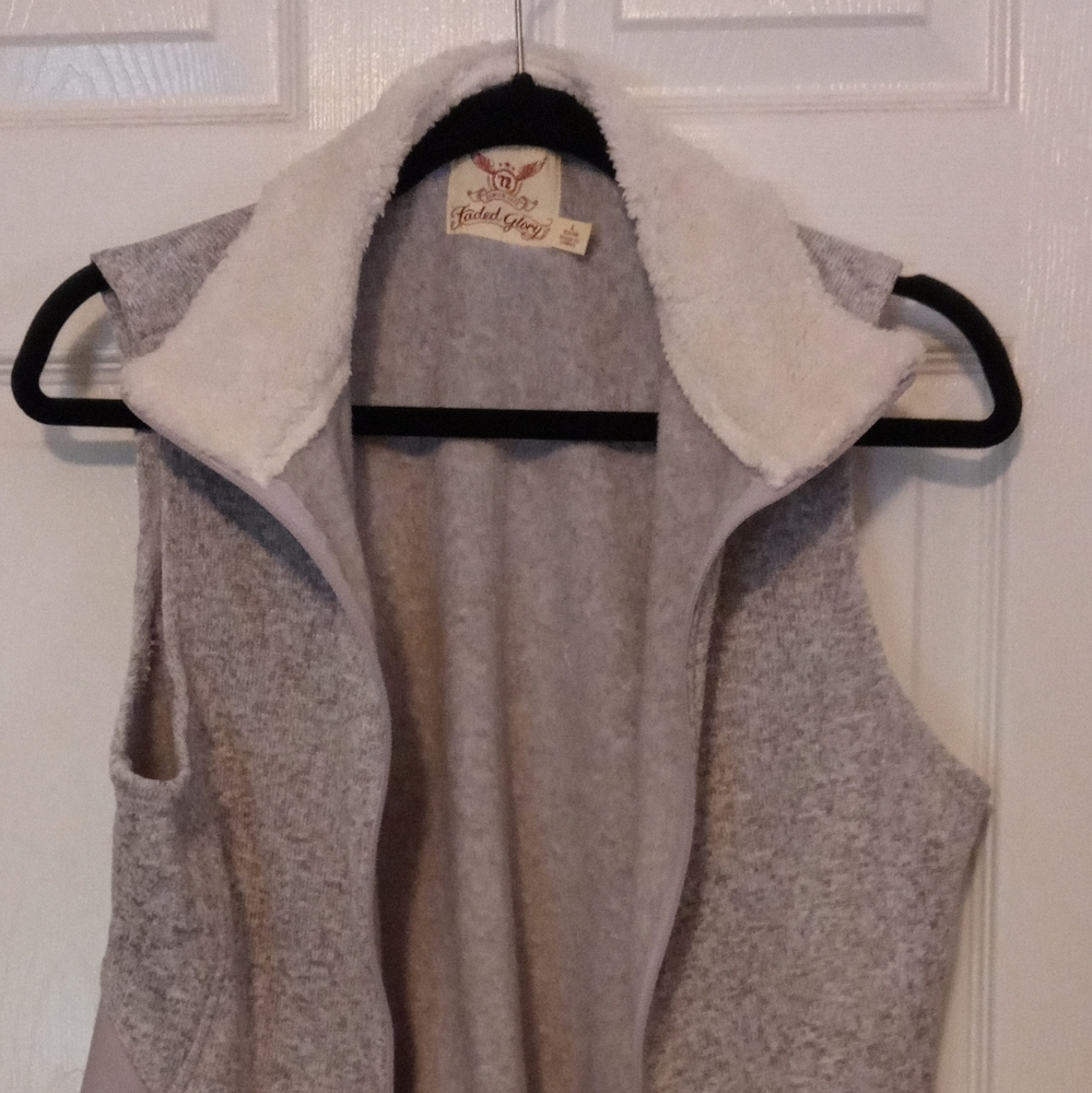 ✴️3/$15✴️ Faded Glory Vest